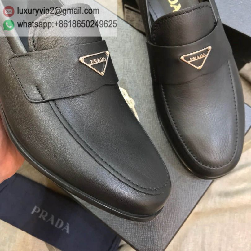 luxury deals: prada outlet