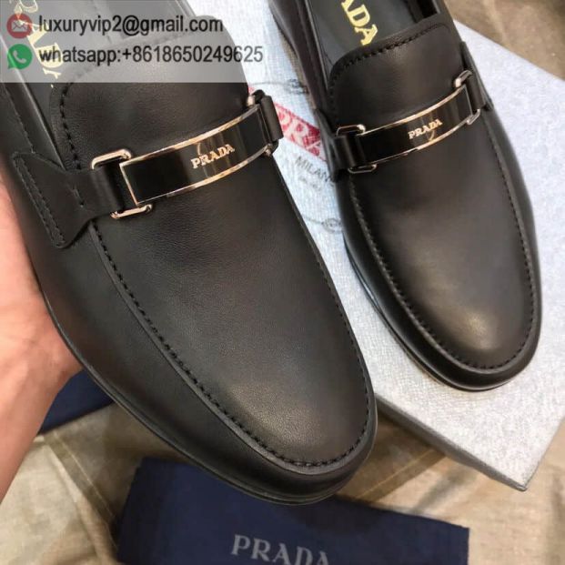 luxury deals: prada outlet