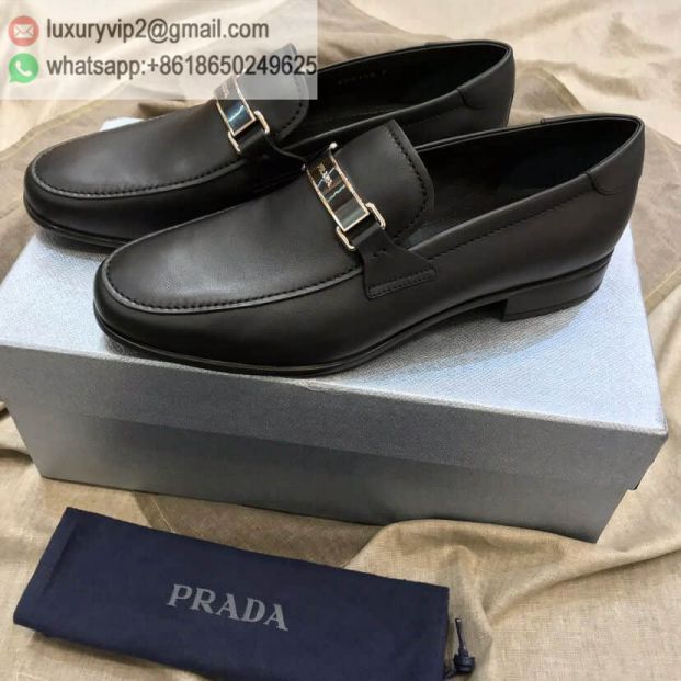 luxury deals: prada outlet