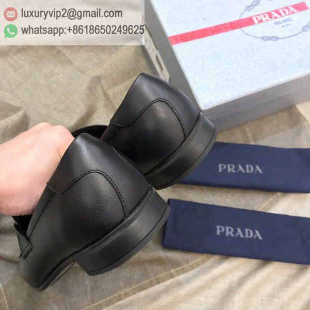 luxury deals: prada outlet