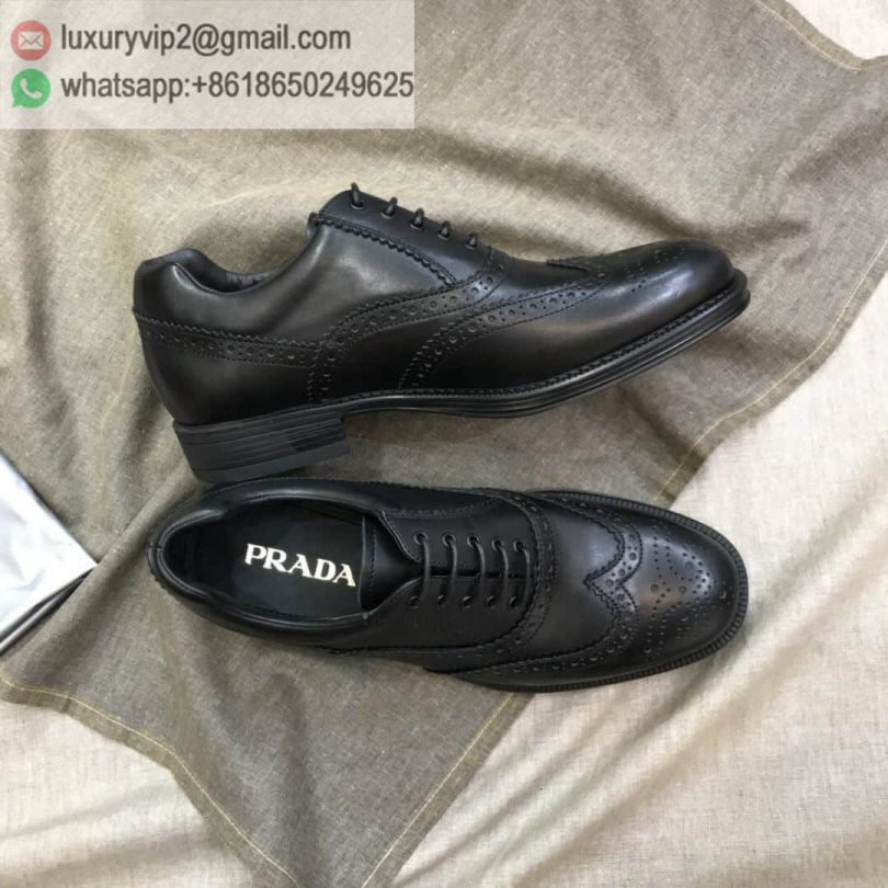 luxury deals: prada outlet