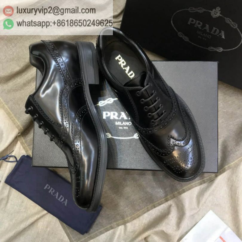 luxury deals: prada outlet