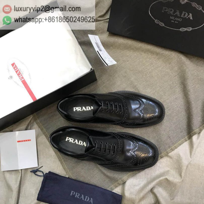 luxury deals: prada outlet