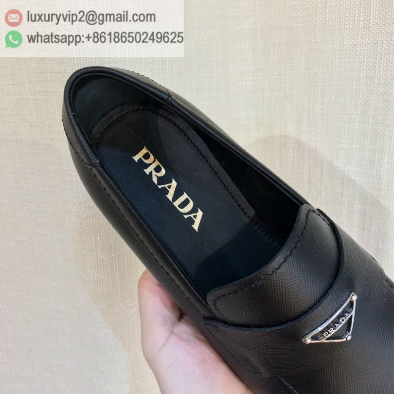 luxury deals: prada outlet