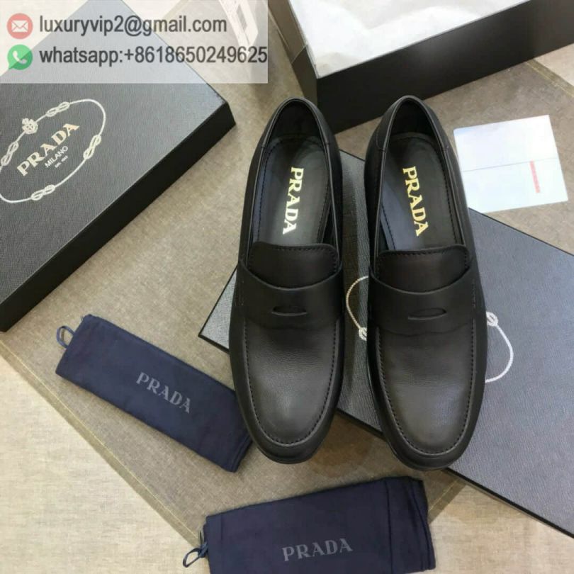 luxury deals: prada outlet