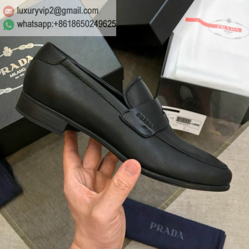 luxury deals: prada outlet