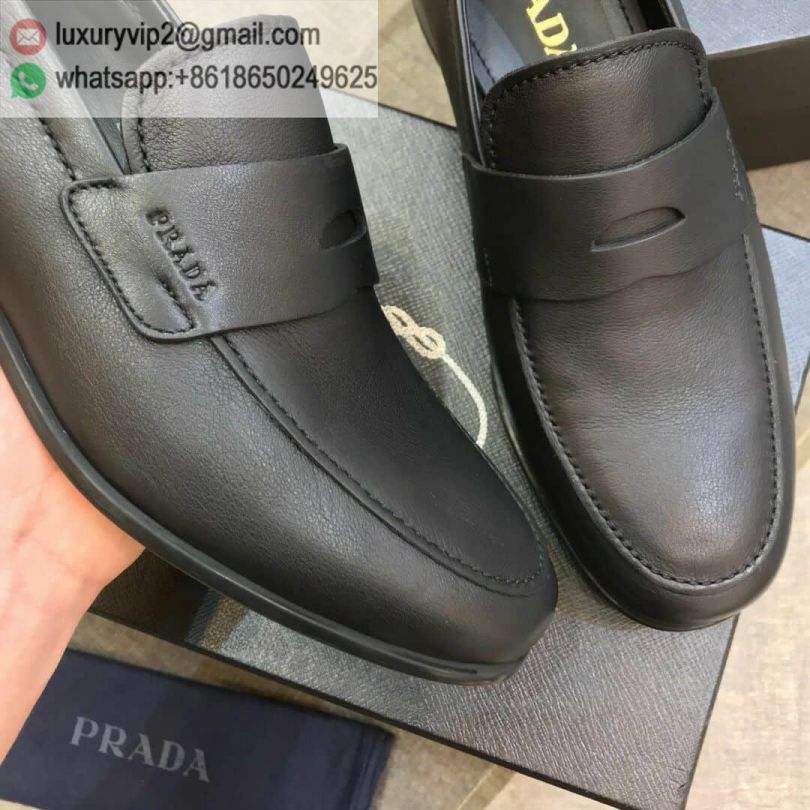 luxury deals: prada outlet