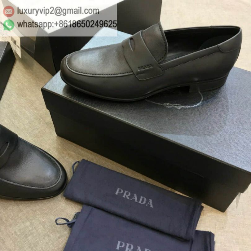 luxury deals: prada outlet