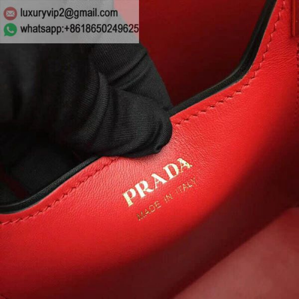 luxury deals: prada outlet