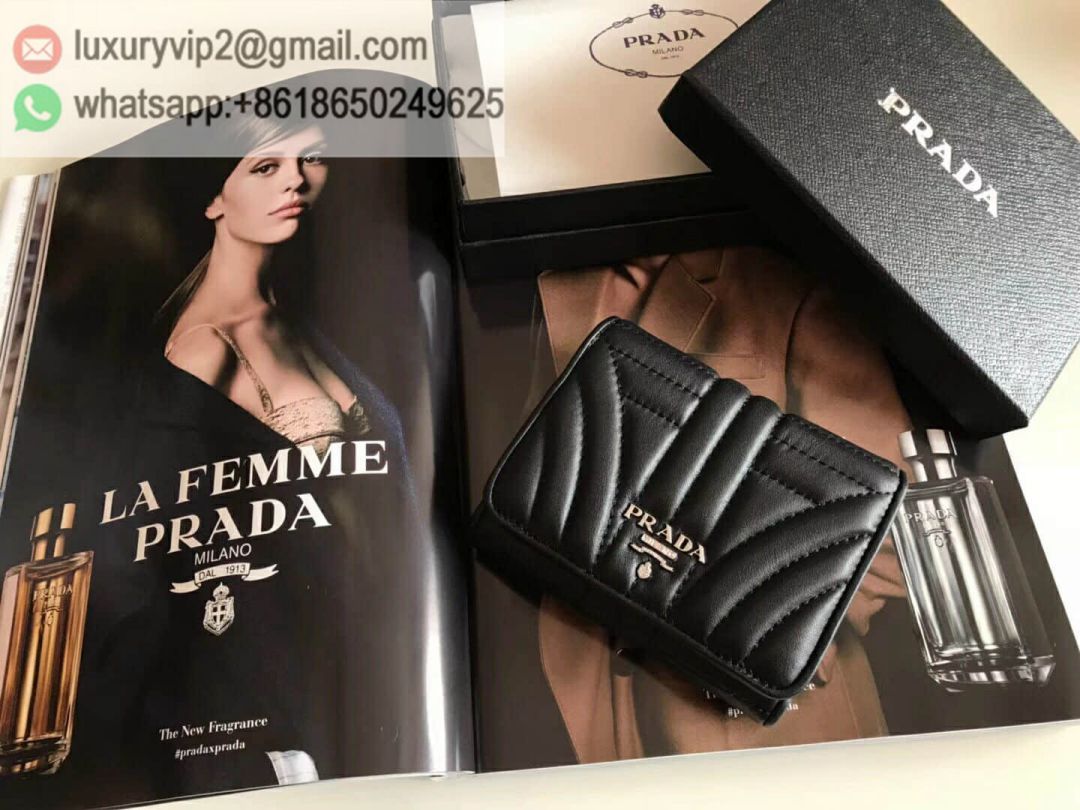 luxury deals: prada outlet