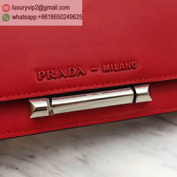 luxury deals: prada outlet