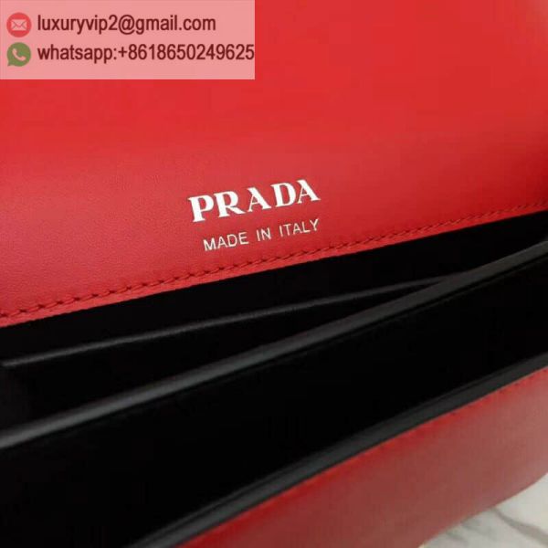 luxury deals: prada outlet