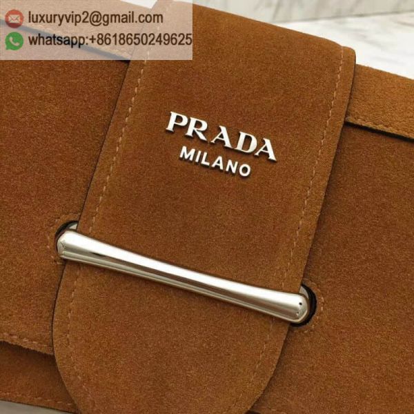 luxury deals: prada outlet