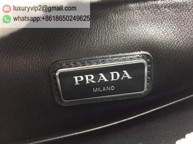 luxury deals: prada outlet