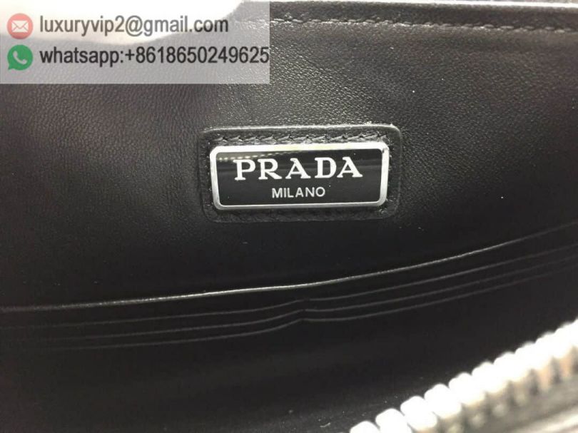 luxury deals: prada outlet