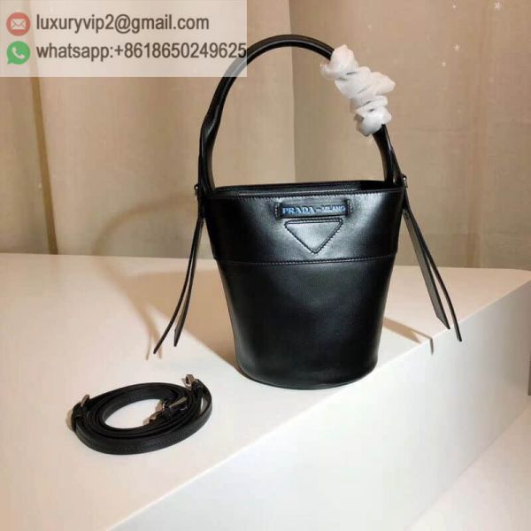 luxury deals: prada outlet