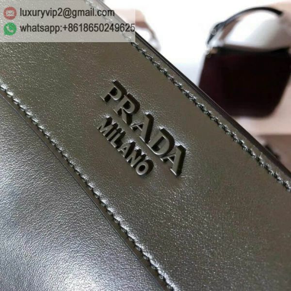 luxury deals: prada outlet