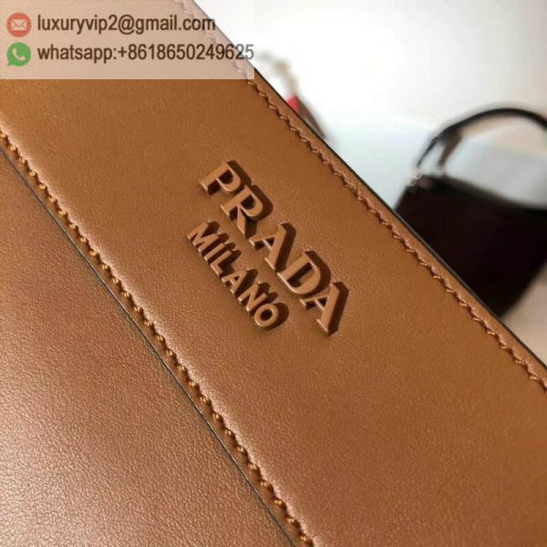 luxury deals: prada outlet