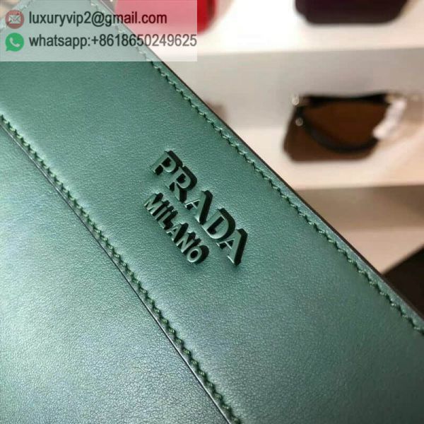 luxury deals: prada outlet