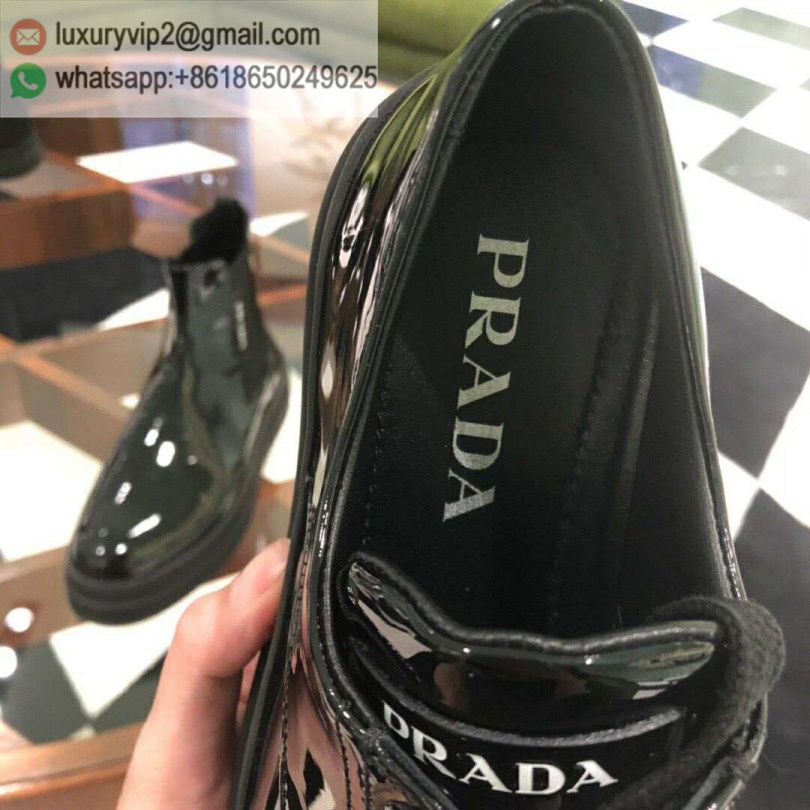 luxury deals: prada outlet