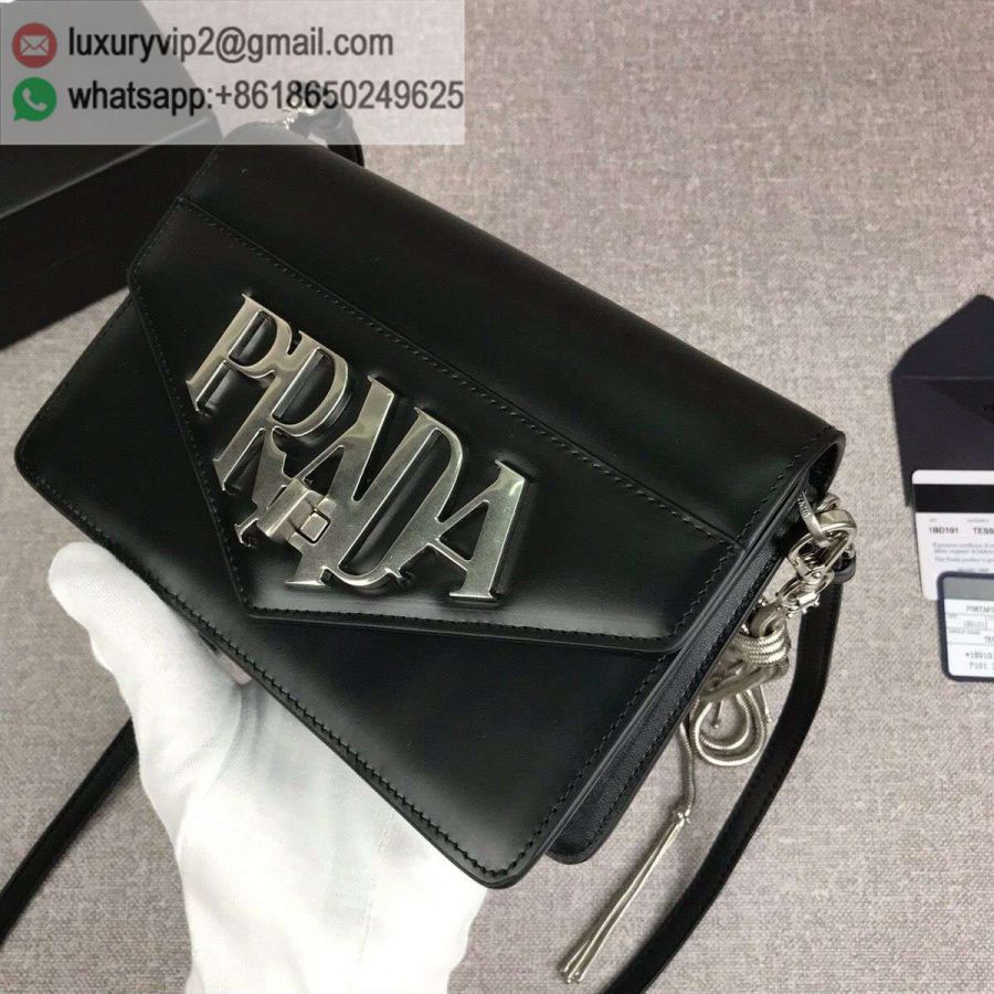 luxury deals: prada outlet