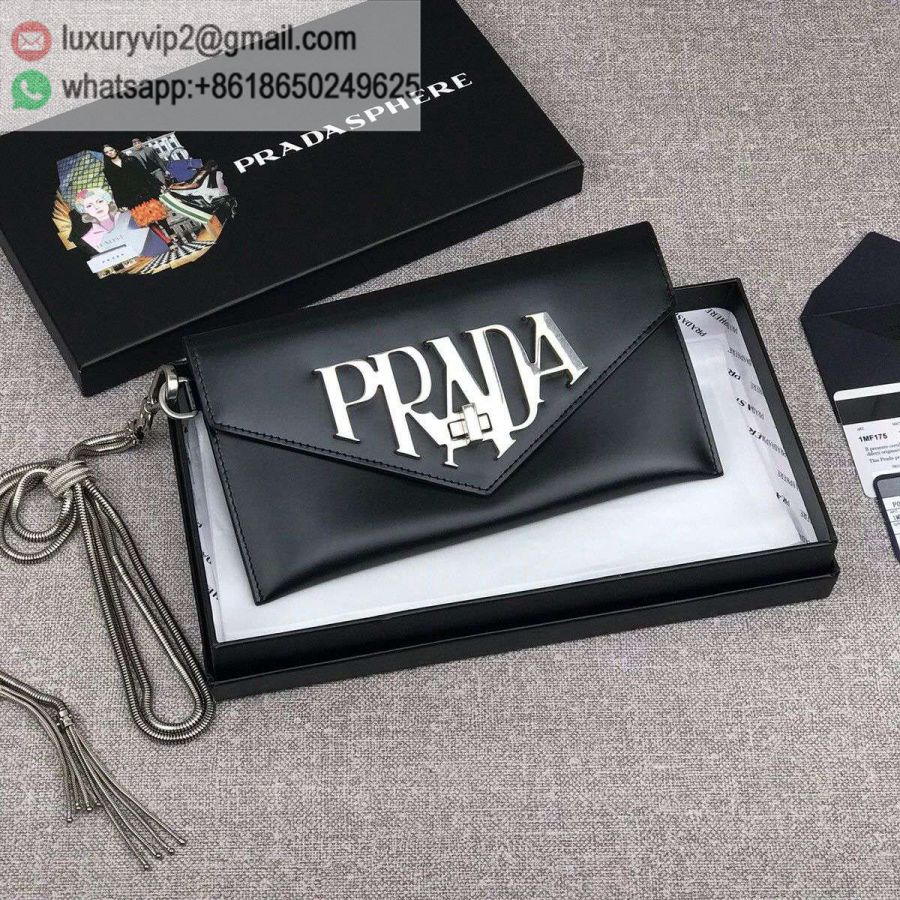 luxury deals: prada outlet