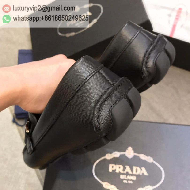 luxury deals: prada outlet