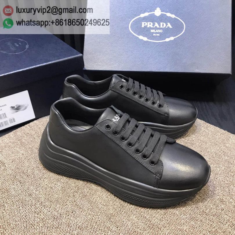 luxury deals: prada outlet