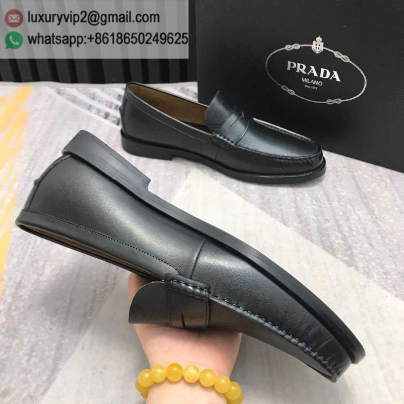 luxury deals: prada outlet