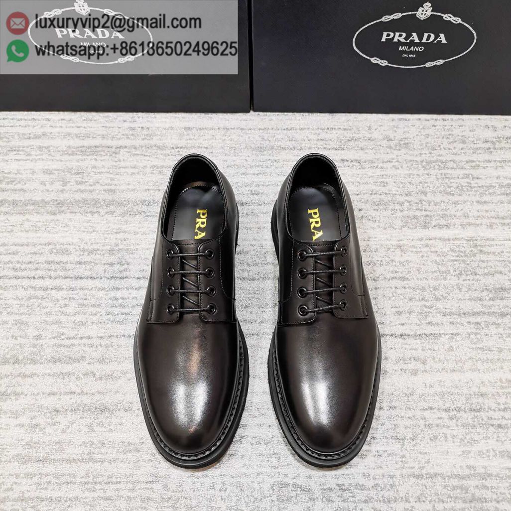 luxury deals: prada outlet