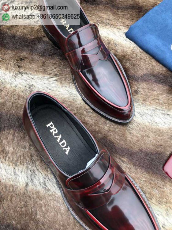 luxury deals: prada outlet