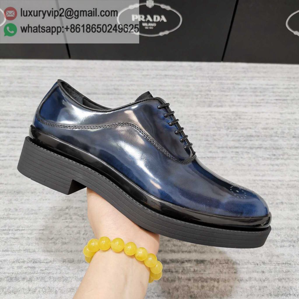 luxury deals: prada outlet