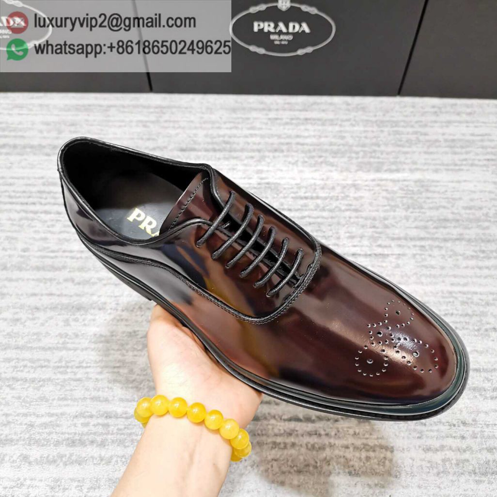 luxury deals: prada outlet