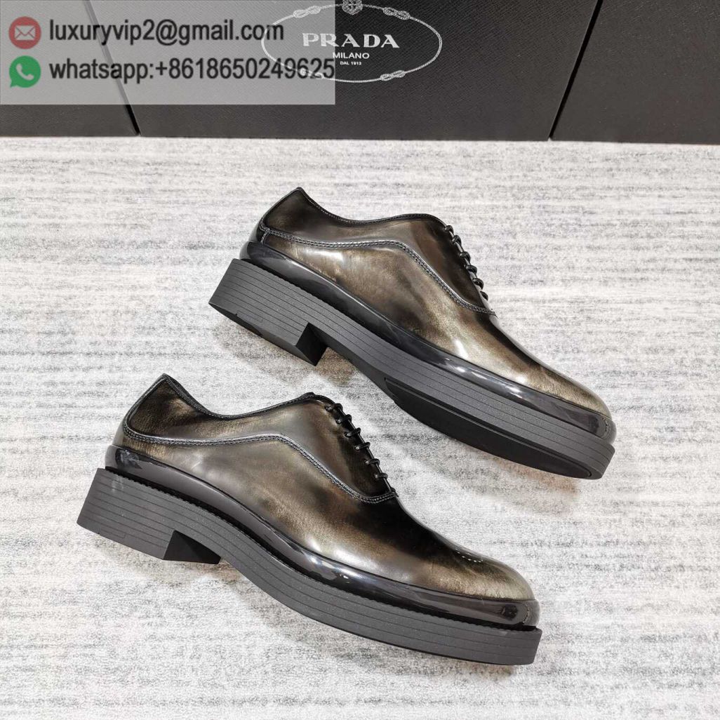 luxury deals: prada outlet