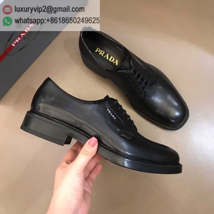 luxury deals: prada outlet