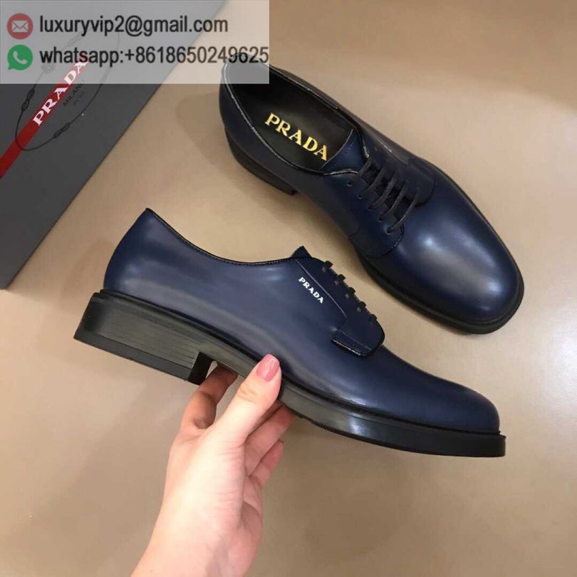 luxury deals: prada outlet