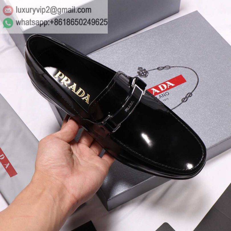 luxury deals: prada outlet