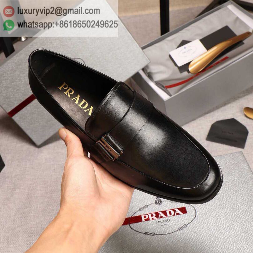 luxury deals: prada outlet