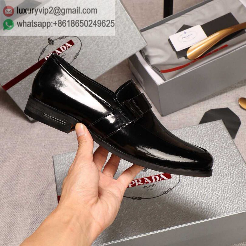 luxury deals: prada outlet