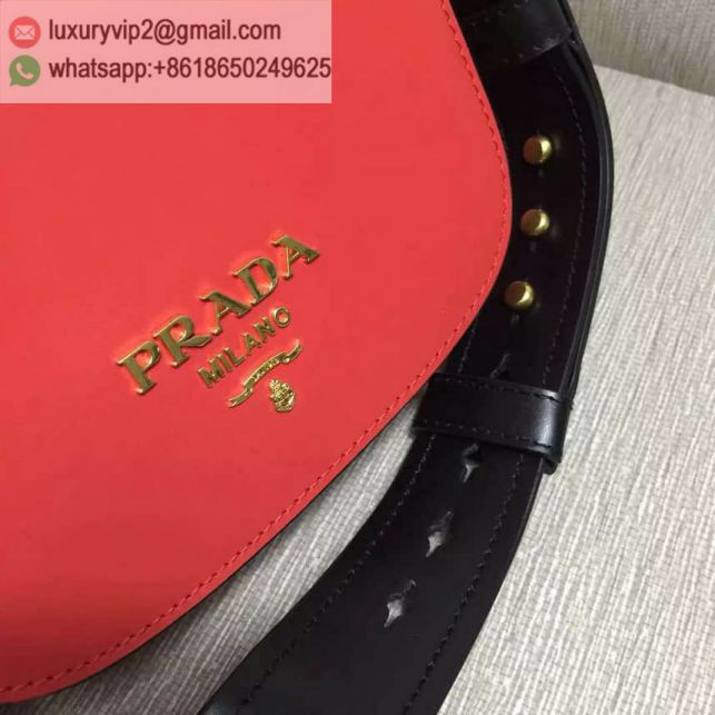 luxury deals: prada outlet