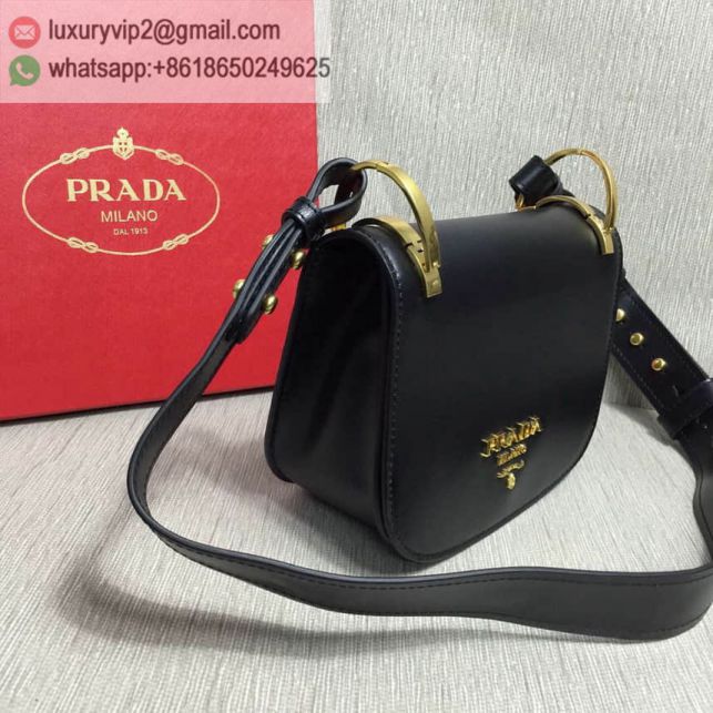 luxury deals: prada outlet