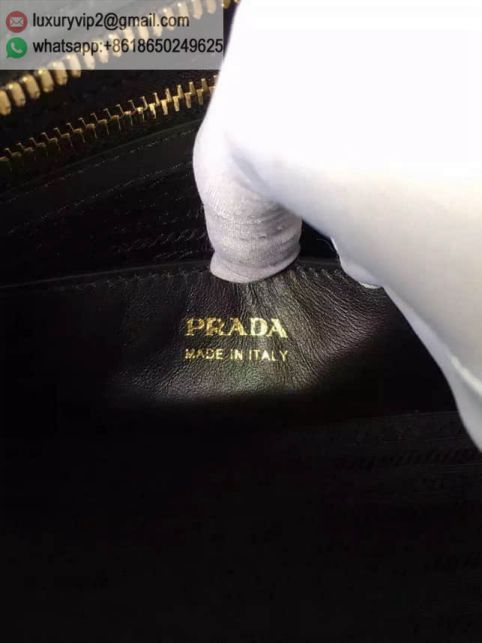 luxury deals: prada outlet