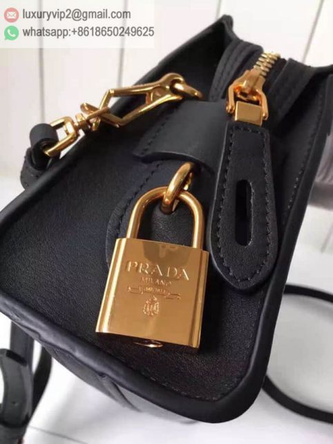 luxury deals: prada outlet