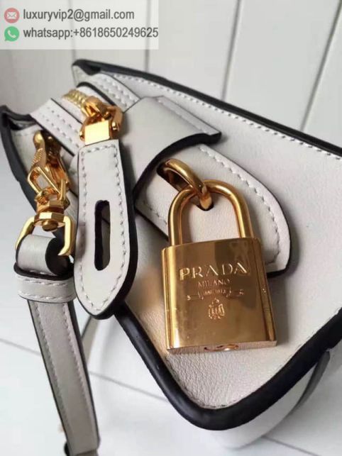 luxury deals: prada outlet