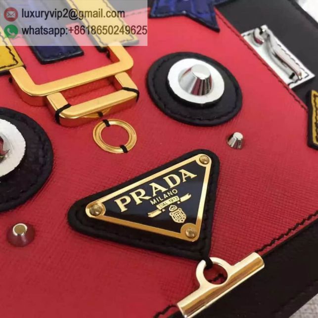 luxury deals: prada outlet