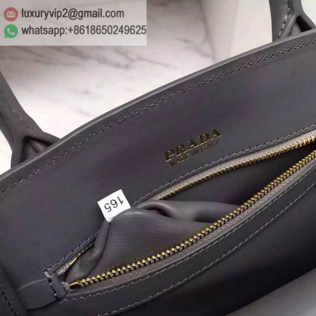 luxury deals: prada outlet