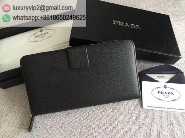 luxury deals: prada outlet