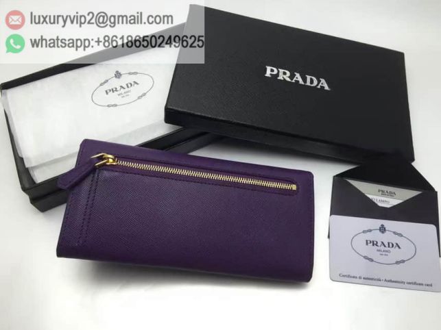 luxury deals: prada outlet