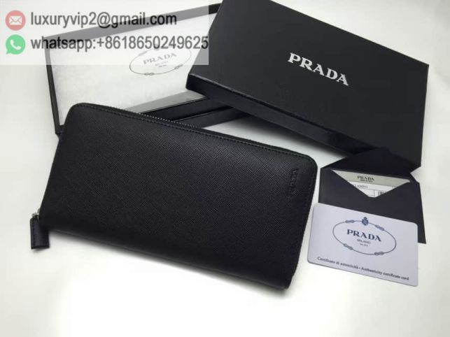 luxury deals: prada outlet