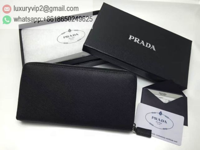 luxury deals: prada outlet